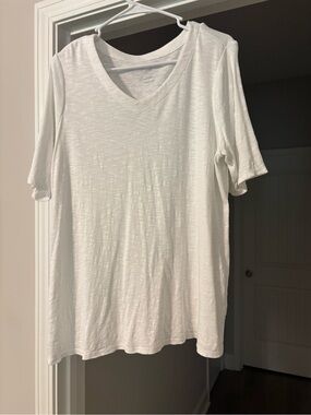 J. Jill White Short Sleeve V-Neck Tee